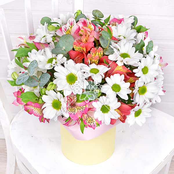 Свежий ветер – композиция из хризантем и альстромерий Свежий ветер